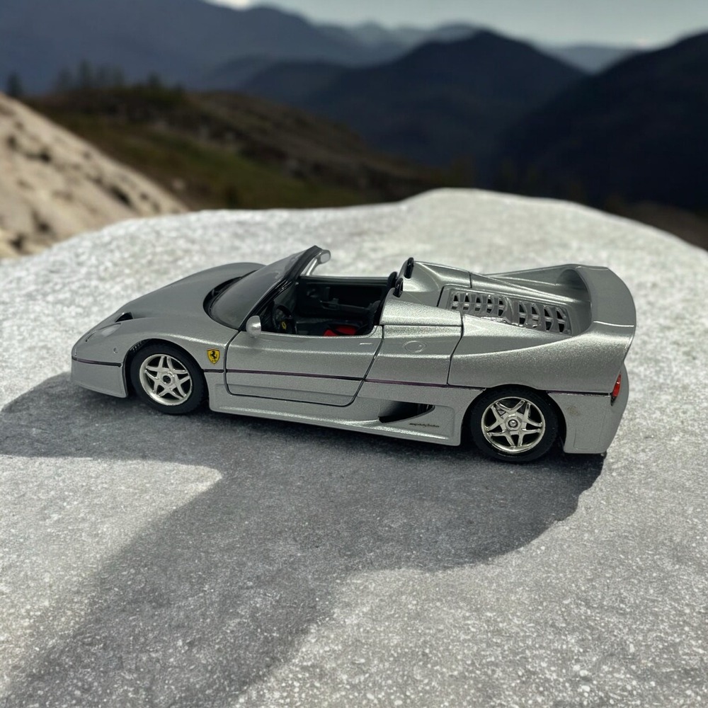 Bburago Ferrari F50 1/24 Diecast 1995 Silver Sports Car Made in Italy